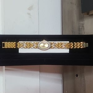 Vintage Elizabeth Taylor White Diamonds Watch Oval Face Gold Tone NWOT